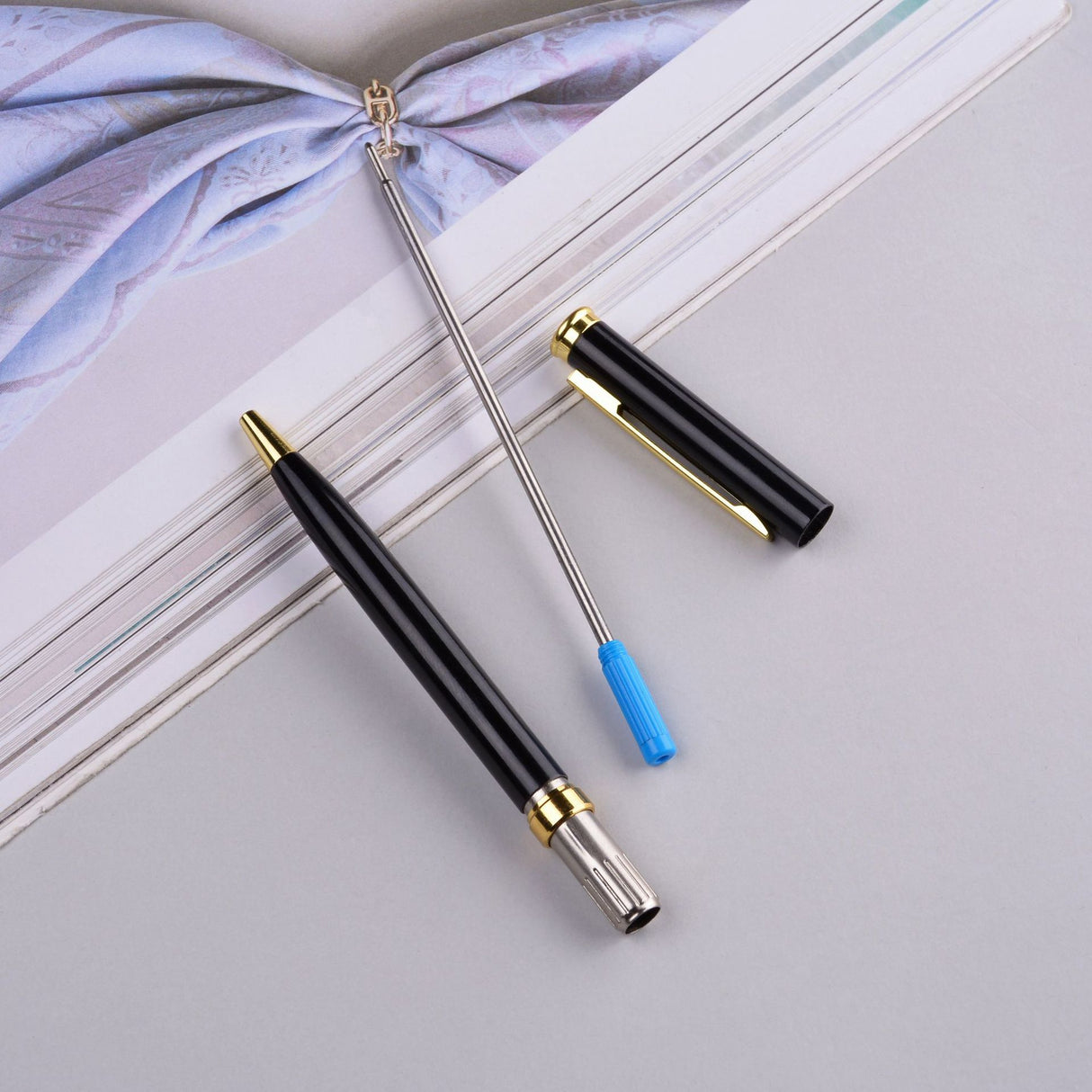 Stylo à bille torsadé en acier inoxydable