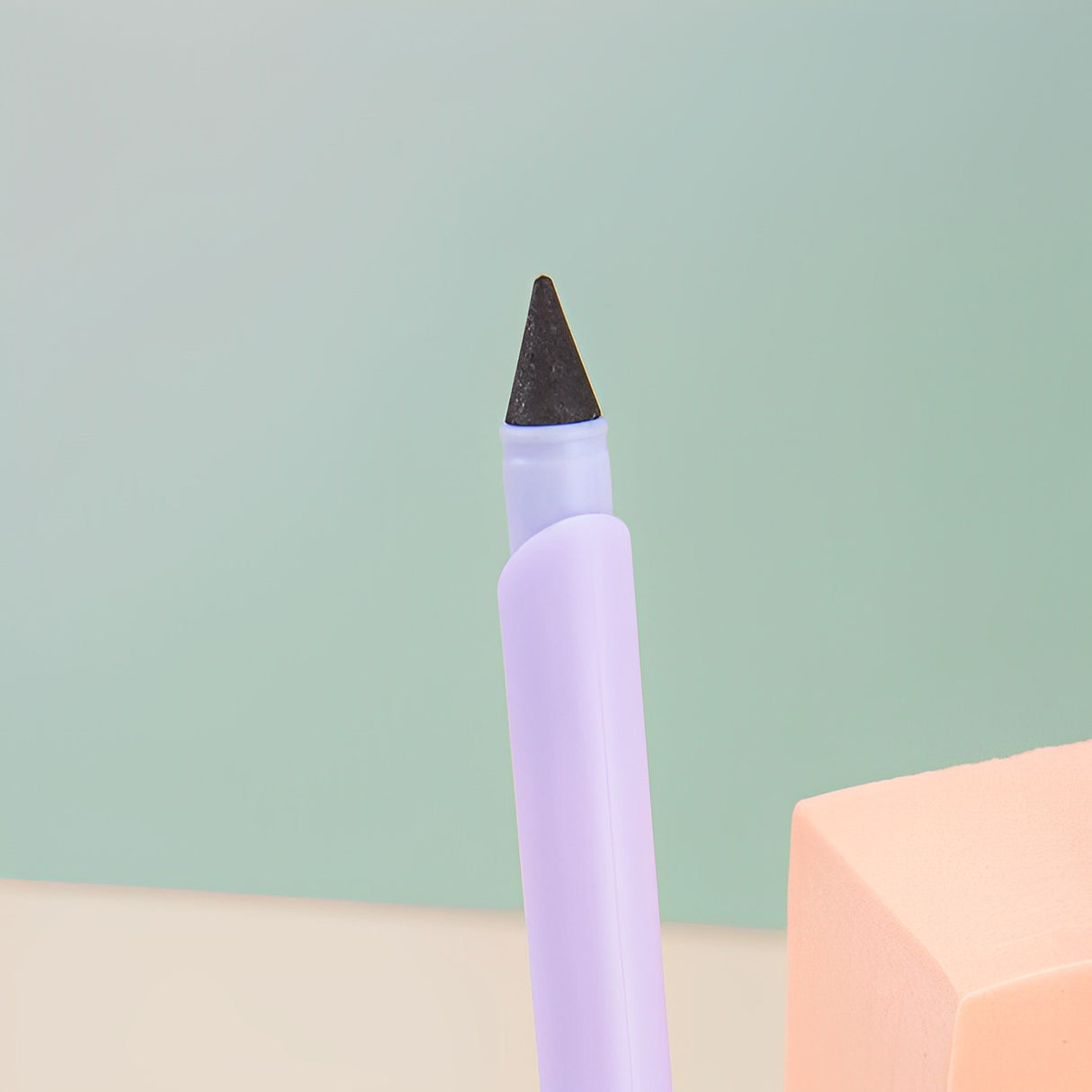 Stylo à bille et crayon graphène