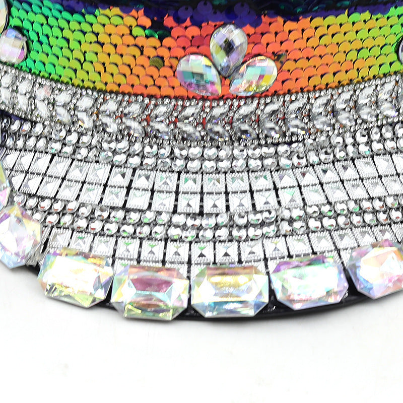 Chapeau bleu marine à paillettes et dessus plat