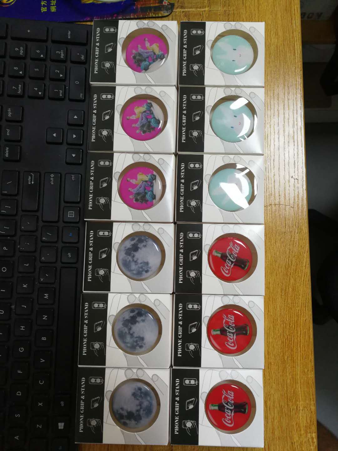 Support de téléphone avec dôme en époxy