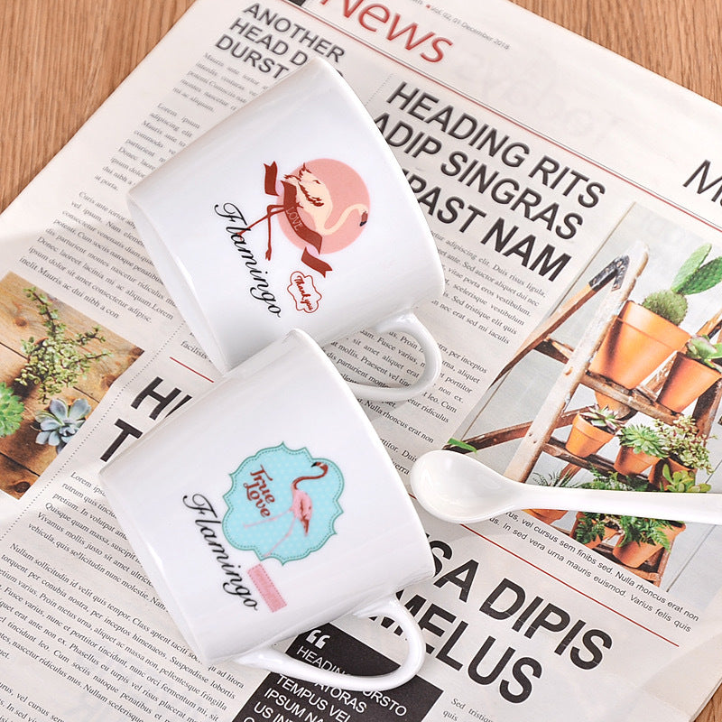 Juego de taza de cerámica con cuchara