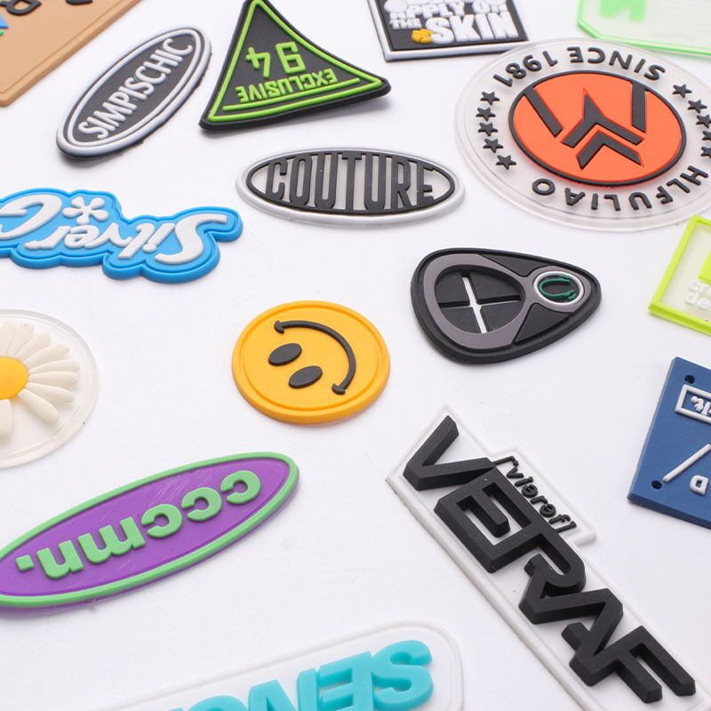 Patch en PVC souple comme accessoire de vêtement