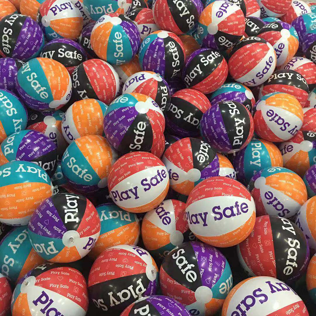 Ballon de piscine gonflable en PVC bicolore de 40 cm