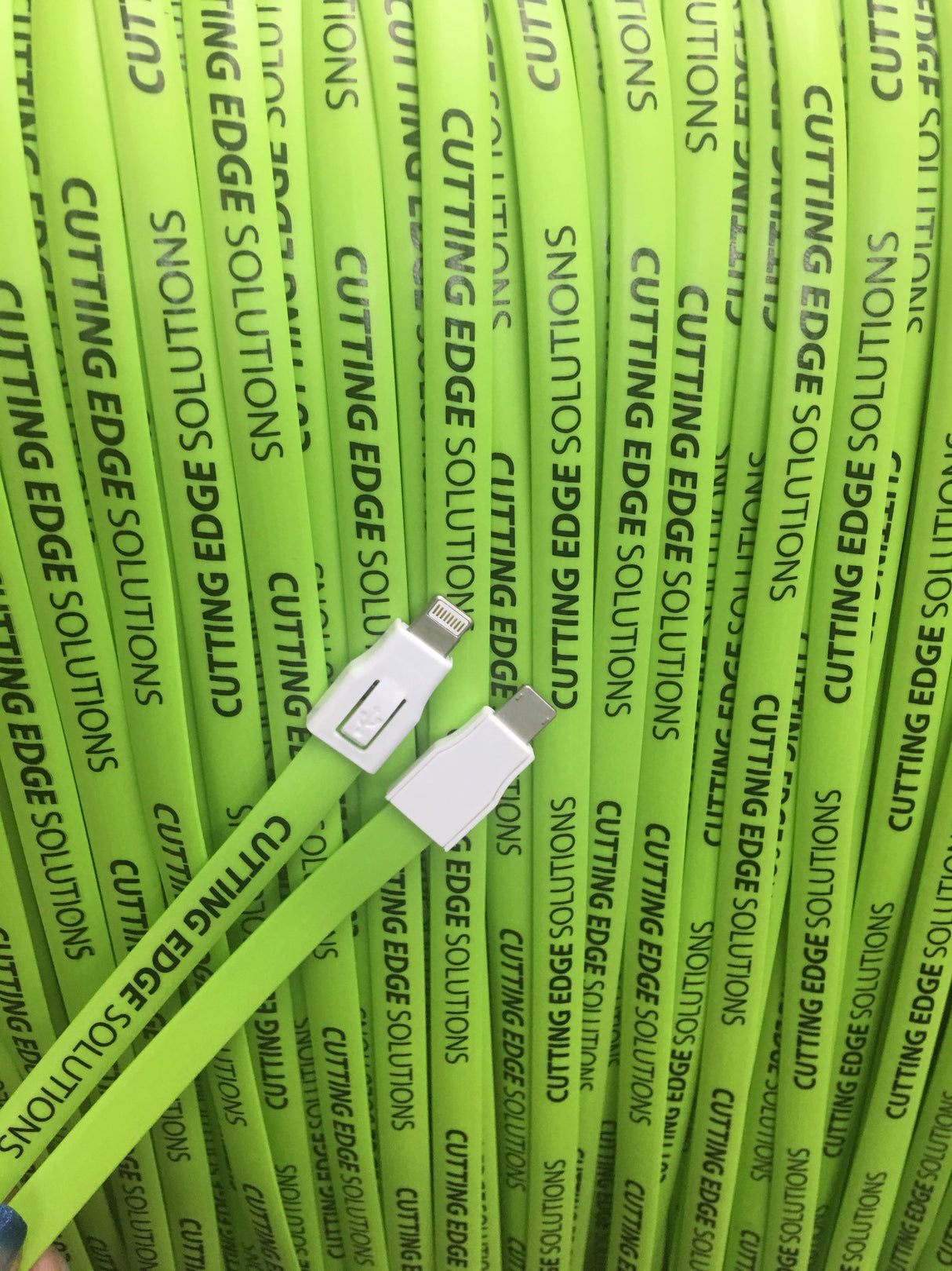 Câble de chargement avec cordon