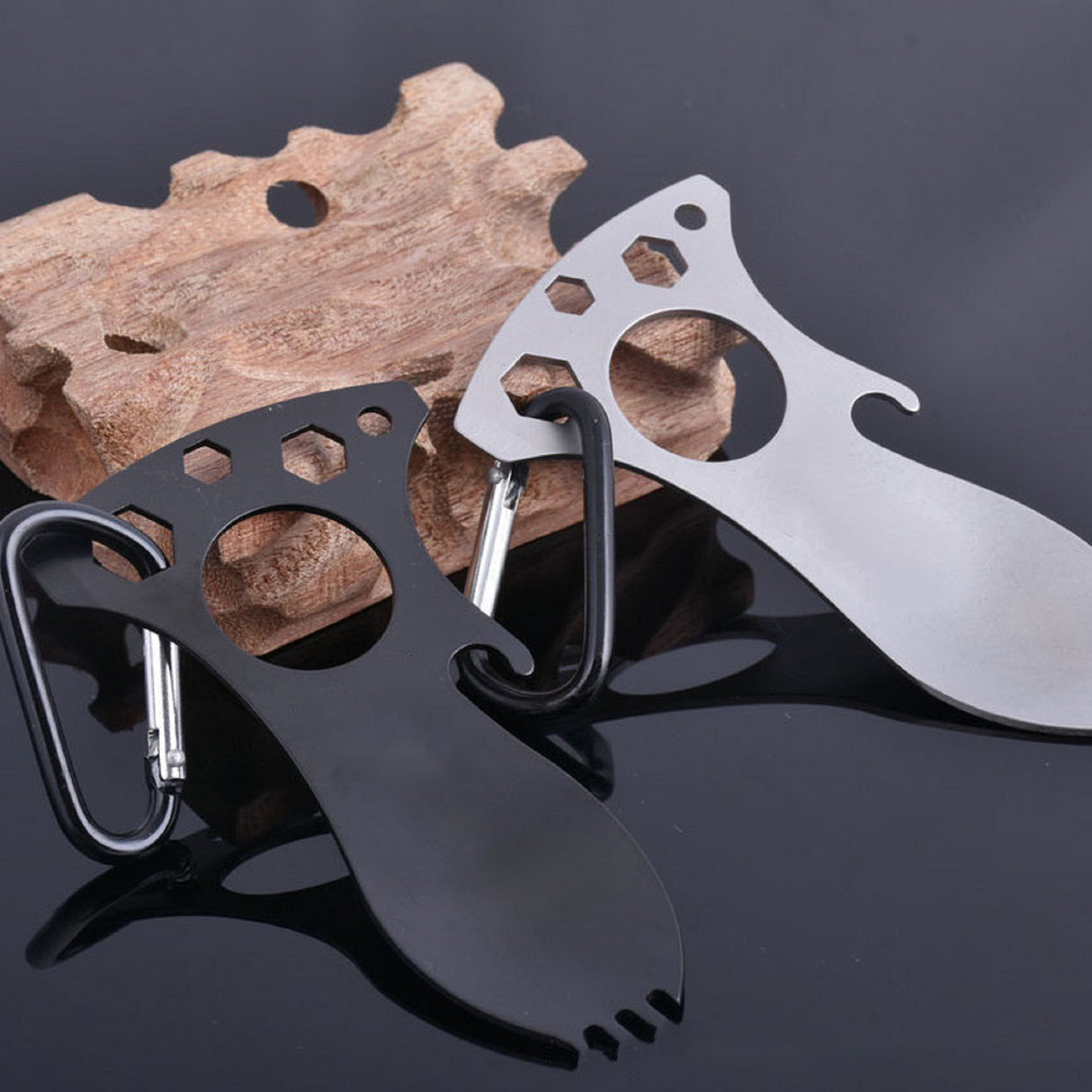 Mousqueton multifonction pour outils de camping