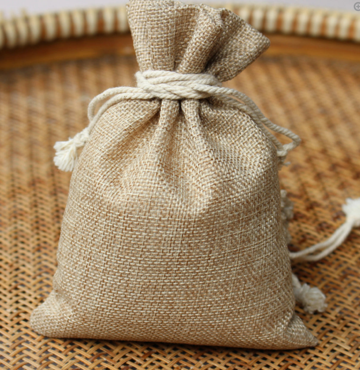 Sac en toile de jute avec cordon de serrage
