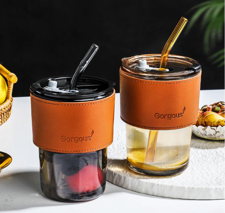 Gobelet de 400 ml avec paille