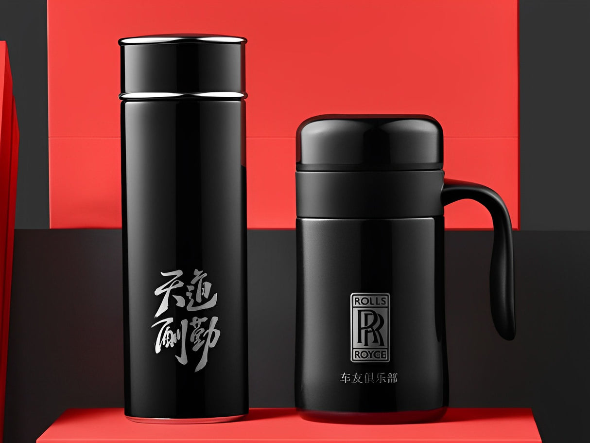 Ensemble de tasses en métal