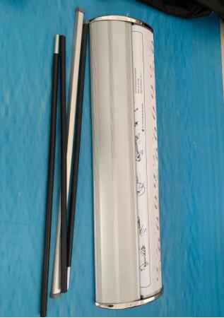 Bannière rétractable de table