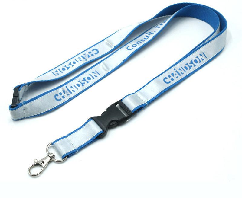 Cordon à deux couches avec crochet