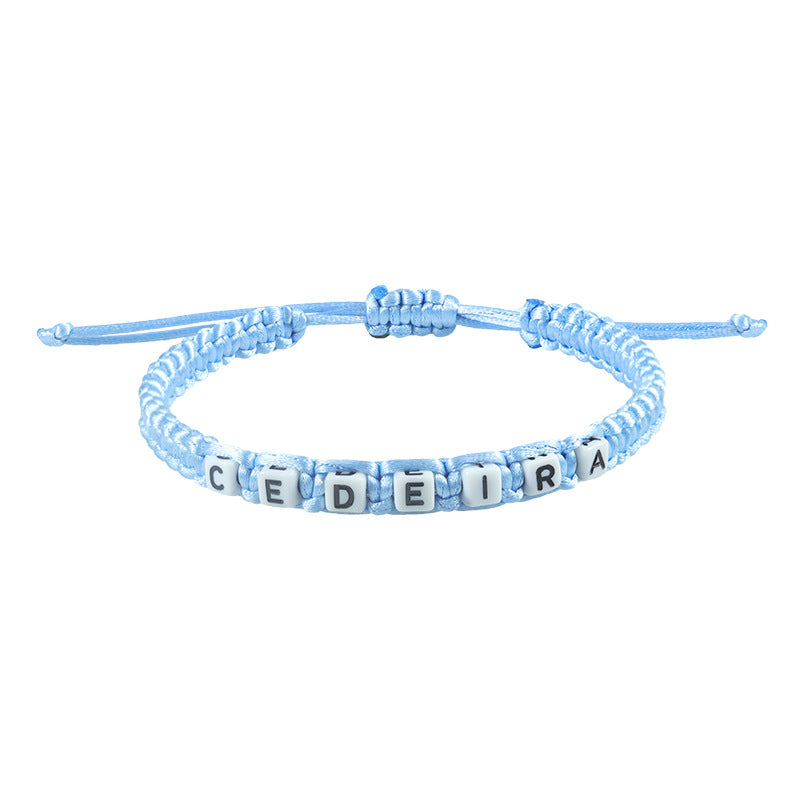 Bracelet tissé avec lettres