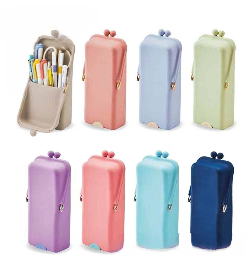 Une trousse à crayons Tumbler