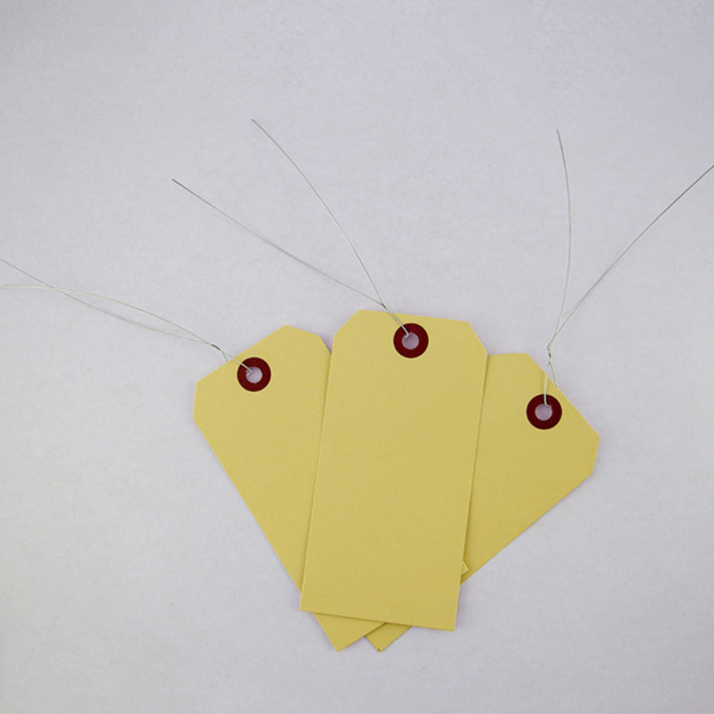 Étiquette d'expédition avec fil