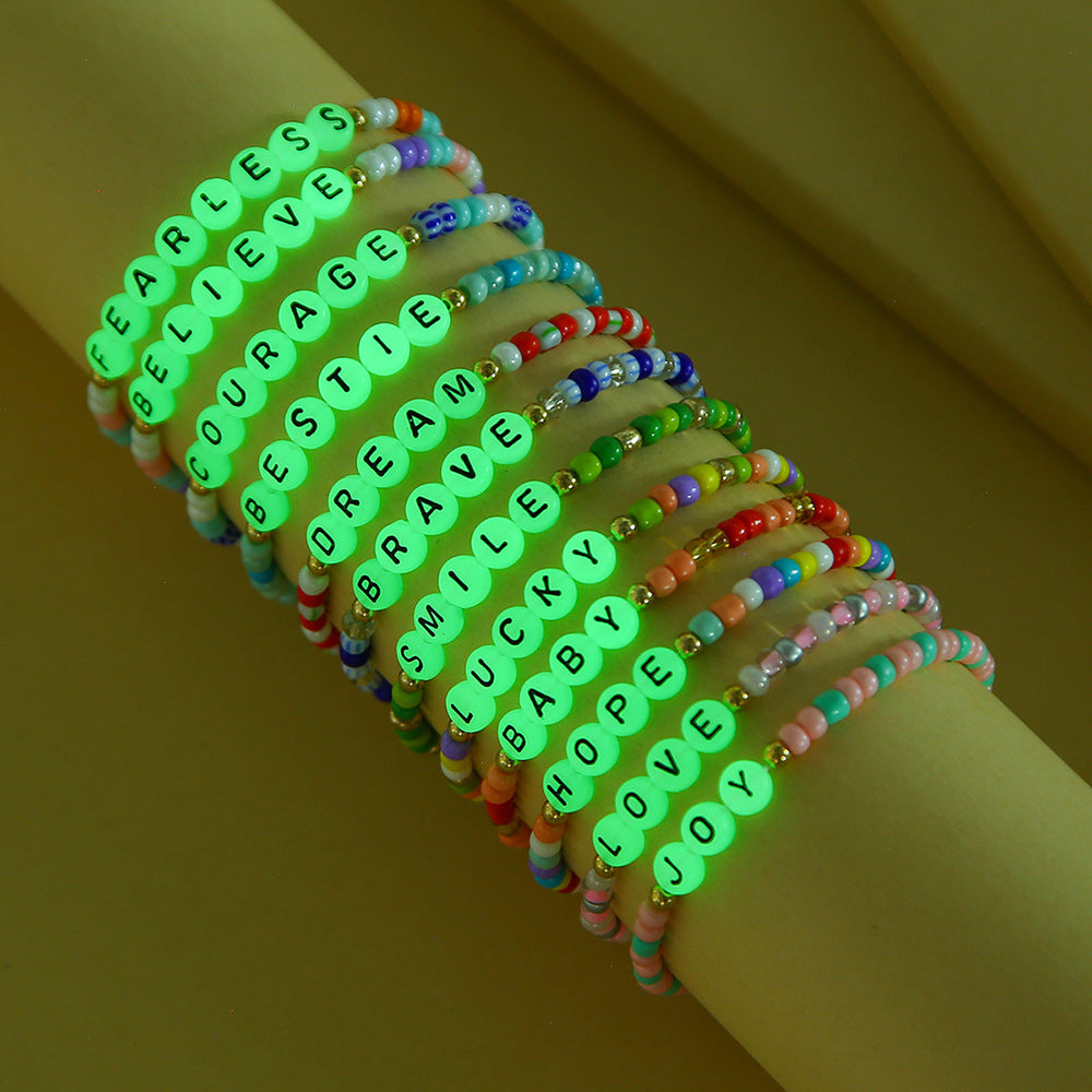 Bracelet de perles alphabet phosphorescent