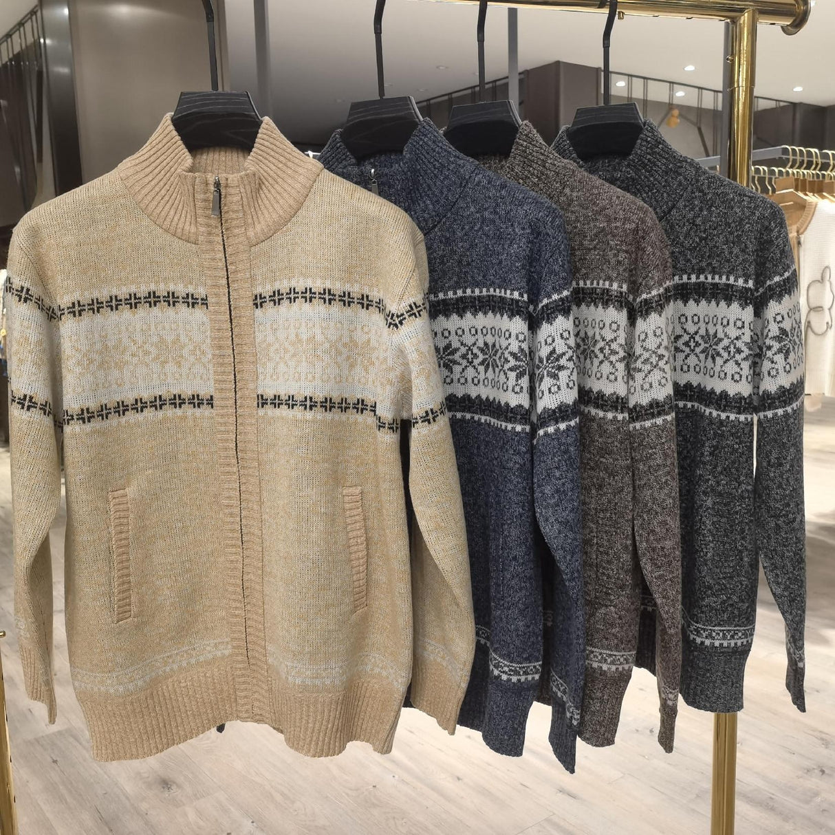 Pull zippé pour homme avec pochette