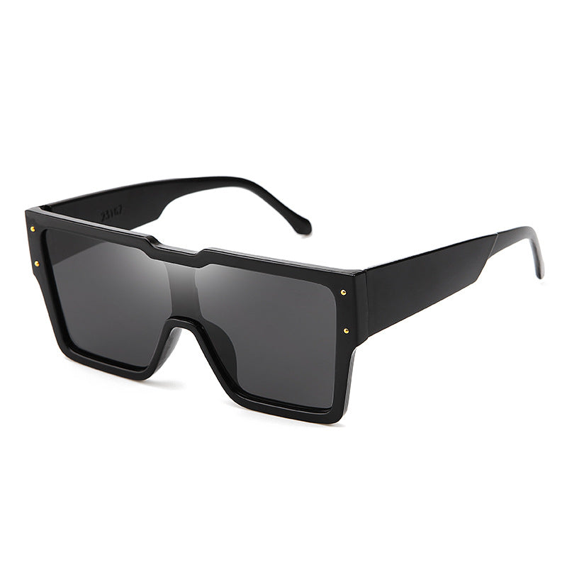 Lunettes de soleil surdimensionnées