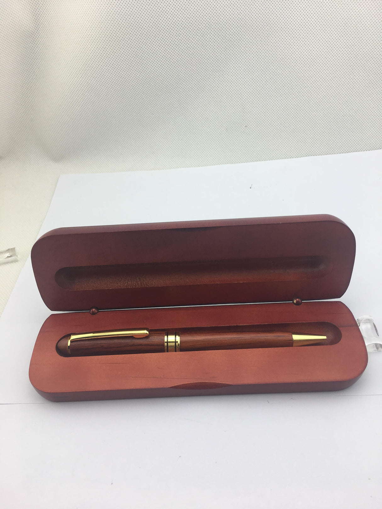 Stylo et boîte 
