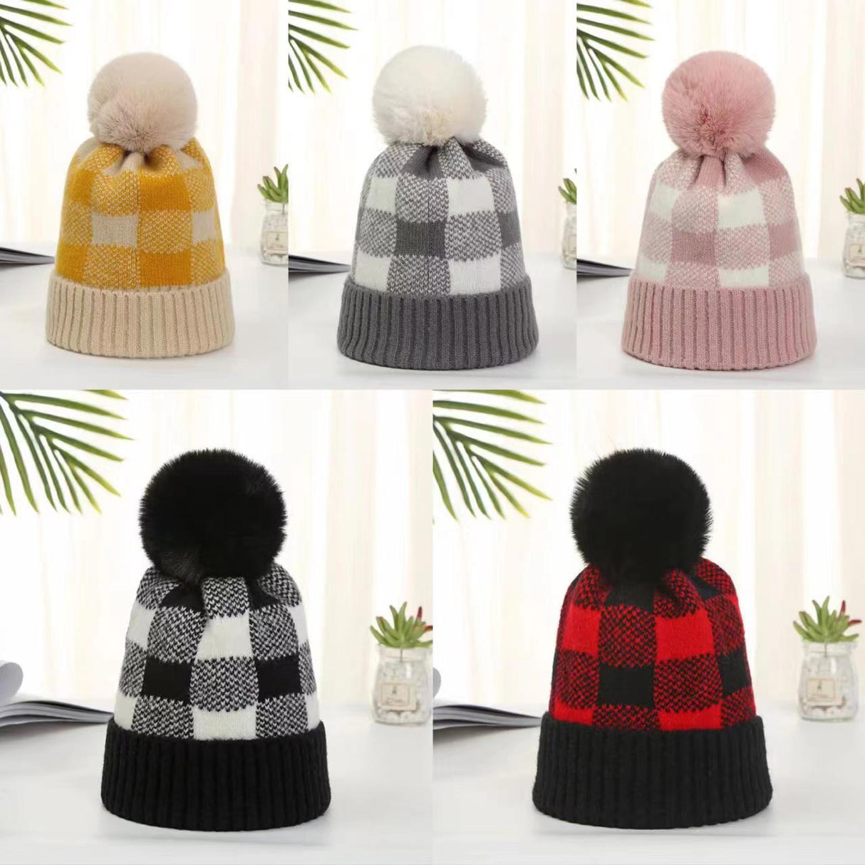 Bonnet à carreaux avec pompon 