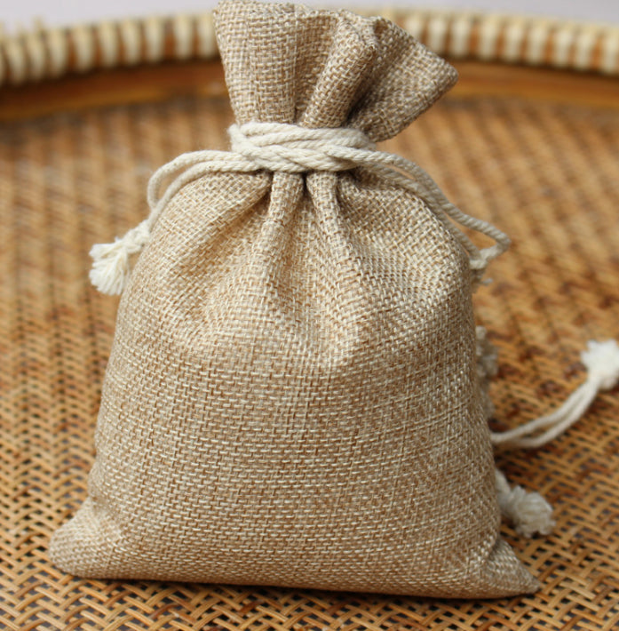 Sac en toile de jute non laminée avec cordon de serrage sur le dessus 