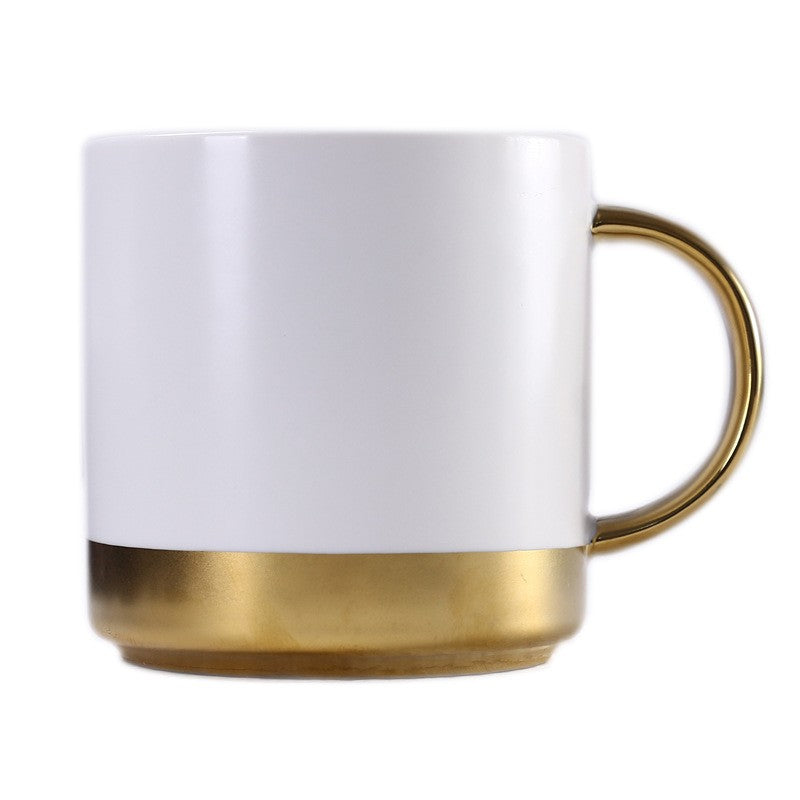 Tasse en céramique noire 