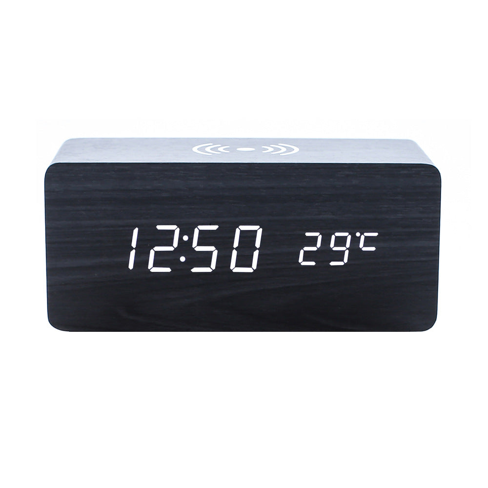 Horloge de chargement sans fil en bois à LED 