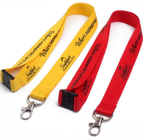 Lanyard With Safety Buckle